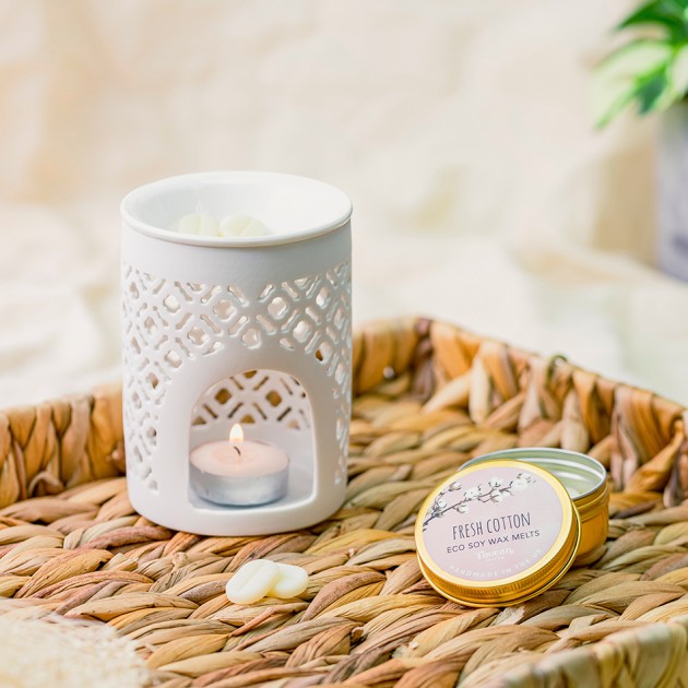 Hampers and Gifts to the UK - Send the Lattice Style Oil Burner with Fresh Cotton Wax Melts