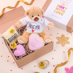 Hampers and Gifts to the UK - Send the Hug Me Pamper Box 