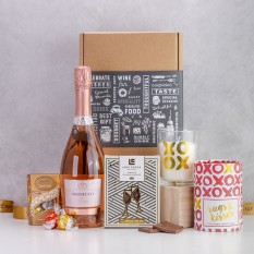 Hampers and Gifts to the UK - Send the  Hugs & Kisses with Fizz & Bubbles 