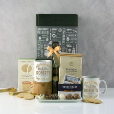 Hampers and Gifts to the UK - Send the Mr and Mrs Lovebirds Hamper