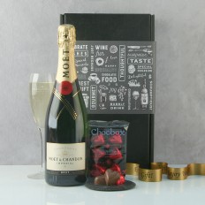 Hampers and Gifts to the UK - Send the Champagne and Chocolate Praline Hearts