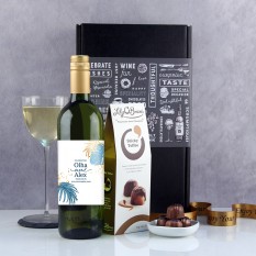 Hampers and Gifts to the UK - Send the Tropical Style Wedding Wine Gift 