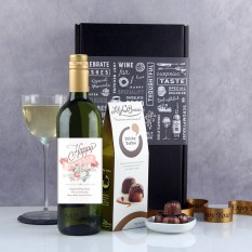 Hampers and Gifts to the UK - Send the Personalised Vintage Floral Wine Gift 